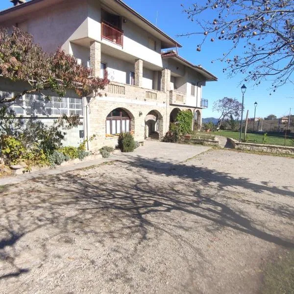 Az. Agr. Cascina Castellera, khách sạn ở Serravalle delle Langhe