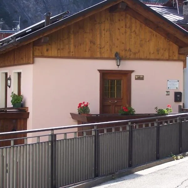 Fabbricato Indipendente Centro, hotel v destinaci Lozzo Cadore
