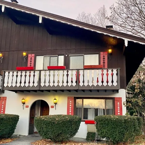 White Mountain Escape - Ski Attitash, hotel in Bartlett