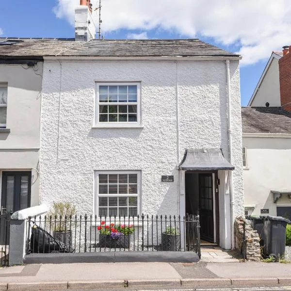 Nutwood, hotel in Charmouth