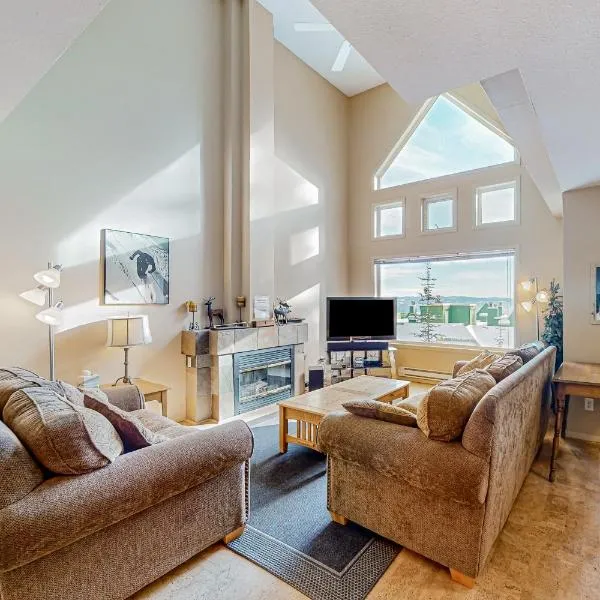 SnowCrest Village, Unit 5A – hotel w mieście Big White