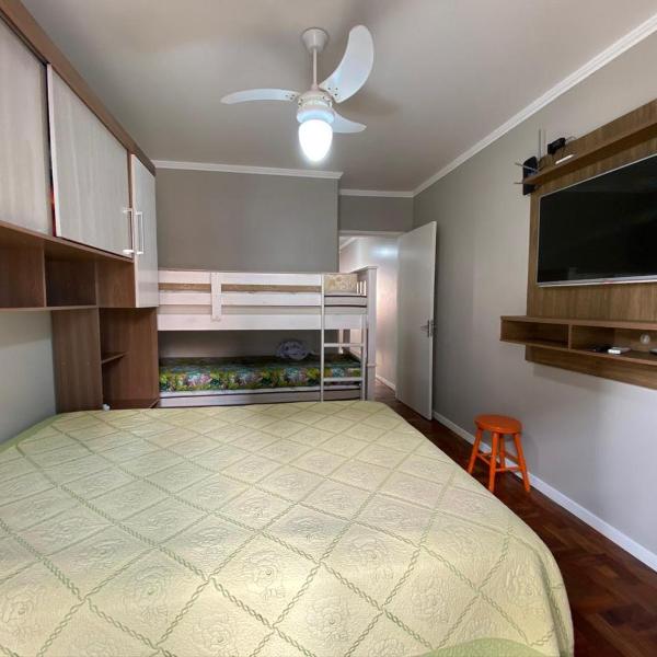 Apartamento 1 dormitório, confortável, no centro de Capão da Canoa a 1 quadra do mar - Foto 2