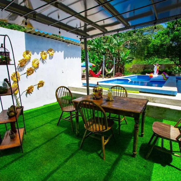 Amancay House, Jacuzzi and Pool, hotel in San Cristóbal