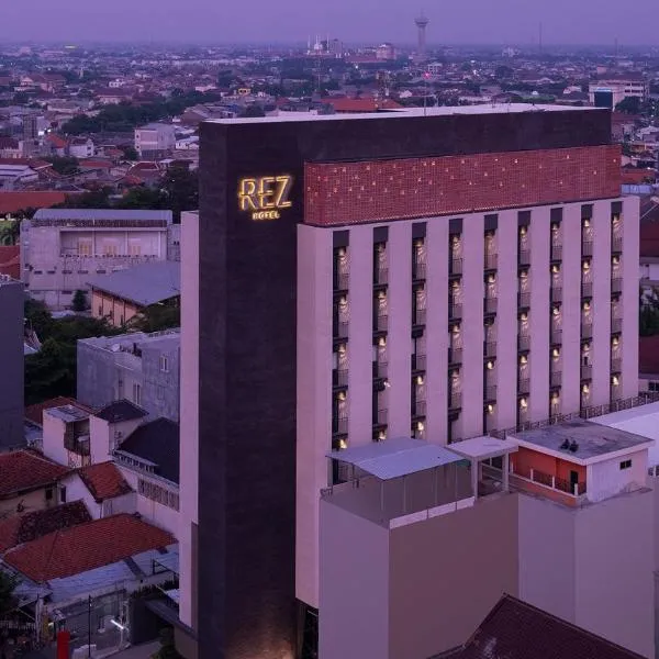 REZ Hotel, hotel in Semarang