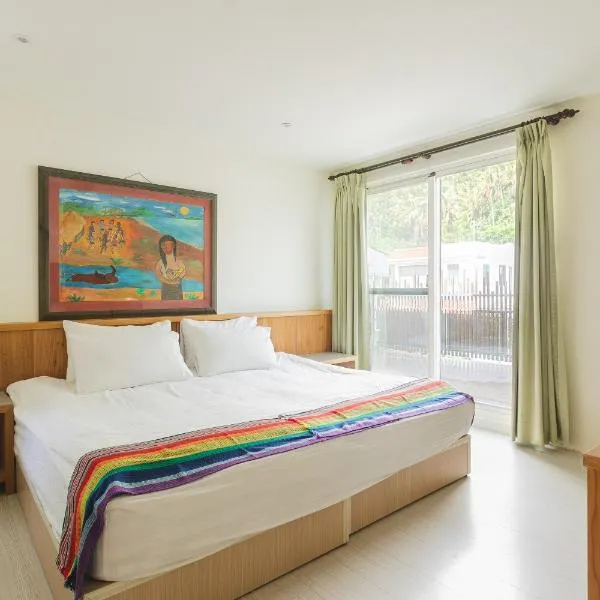 LowPressure Surf Guesthouse, hotel a Donghe