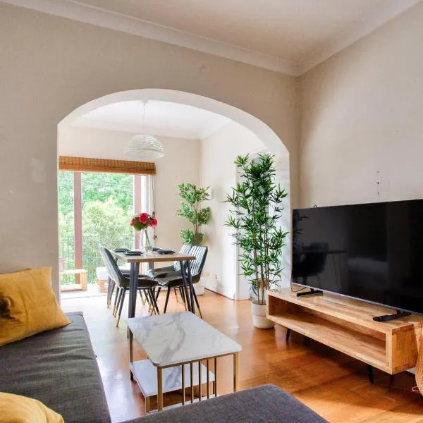 2 Bedroom Apartment Newtown Near to Shops 2