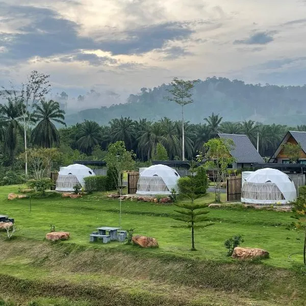 Baanrimfai Homestay, hotel di Ban Bencha