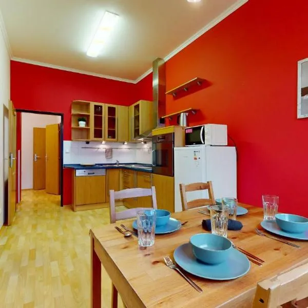 Apartmány Topolová 909B, hotel in Milovice