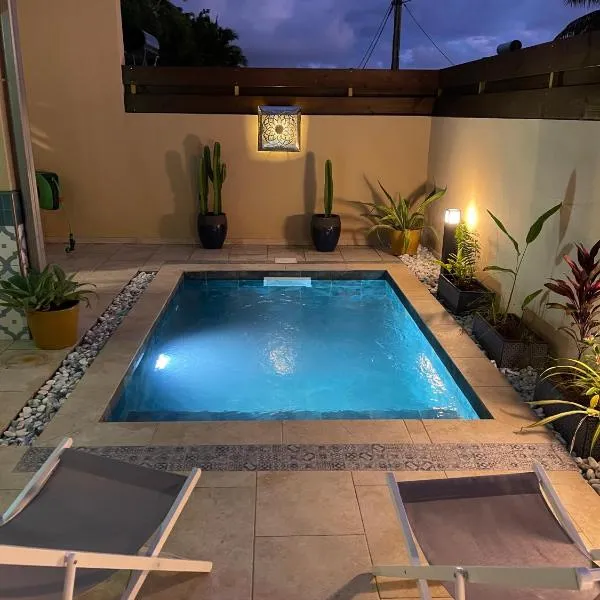 Le Riad Private Pool Piscine privée, hotel v destinaci Saint-Pierre