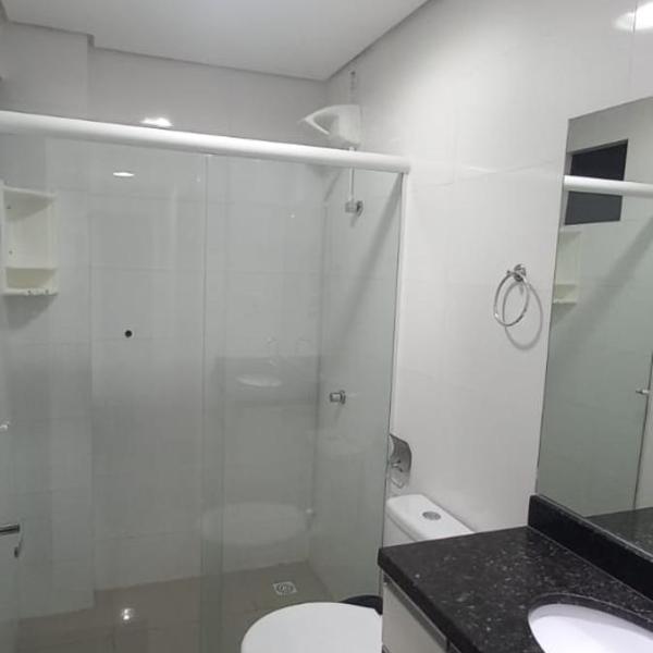 Apartamentos Ed London, 150m das Termas, Climatizado - 2 vagas garagem - Foto 3
