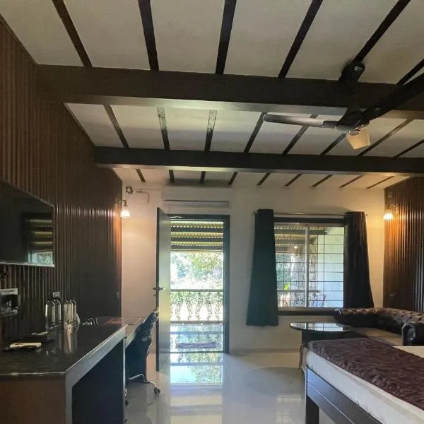 ๋ผ๋ฐ์ฌ์ ์์นํ ํธํ
The Green Gate Resort Mulshi