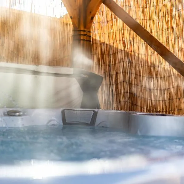 Little Apple Cottage- Free Parking, Hot tub, Fire, Town Centre, hotel in Appleby