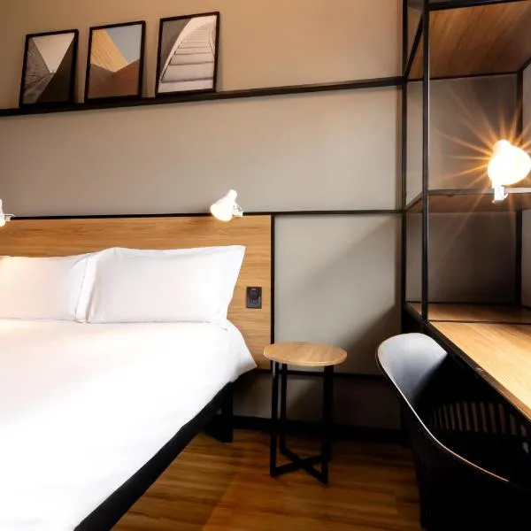 ibis Porto Alegre Aeroporto: Porto Alegre şehrinde bir otel