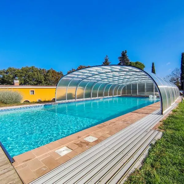Poggio Imperiale Marche - Apartments & Glamping & Bubble Rooms โรงแรมในMontelupone