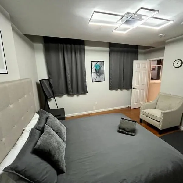 Downtown Albany 1 Bed + Workstation @ Maiden Lane, hotel v destinaci Albany