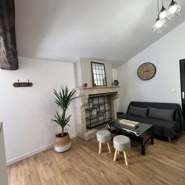 Gîte Libellule à Coulon, hotel v destinaci Coulon