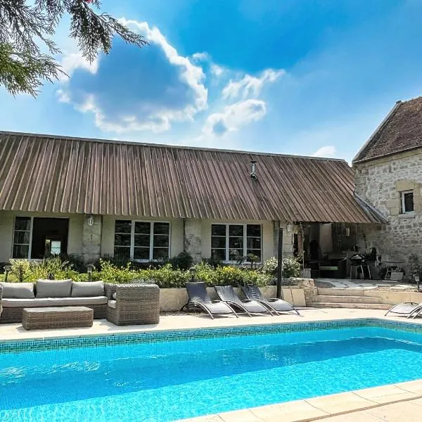 Relais de Poste des Templiers, jacuzzi en option, hotel em Jouaignes