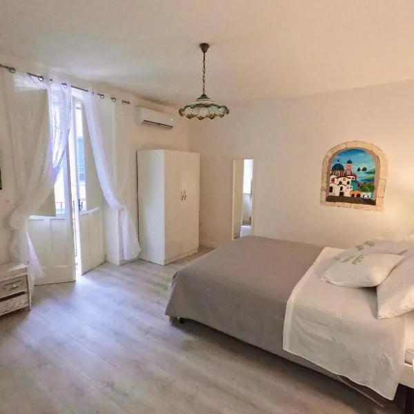 B&B Due Su Due Holiday, hotel v mestu Vietri