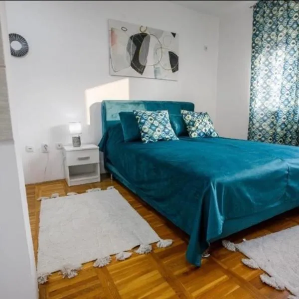 SKY 1 APARTMAN, hotel v destinaci Subotica