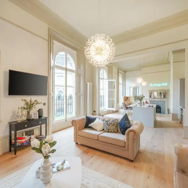 The Sovereign Suite - 2 Bedroom Apartment in Central Bristol by Mint Stays, hotel in Bristol