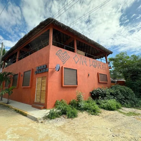 One Love Hostal Puerto Escondido, hotel in Puerto Escondido