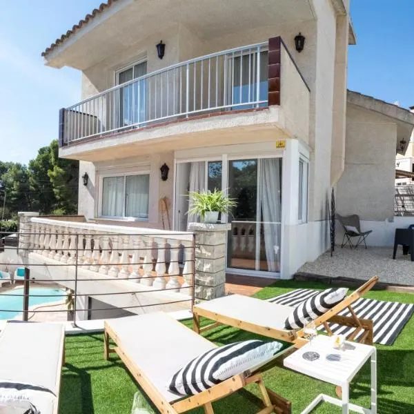 VILLA WINE & BEACH Design and Luxury in Cala Crancs, khách sạn ở Salou