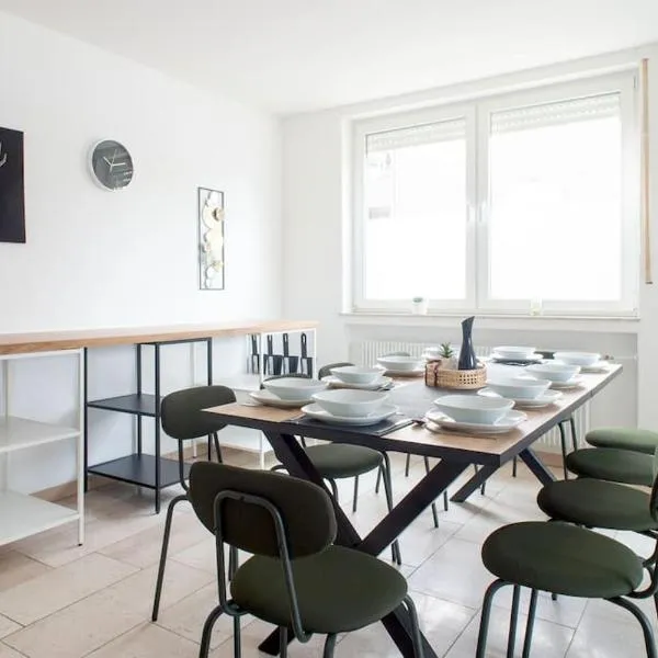Spacious Worker Apartment - 5 Bedrooms - 2 Bathrooms - 10 Single Beds, hotell i Gronau