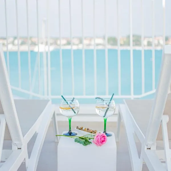 Apartment seafront Umag center old town seaview 4, Hotel in Umag