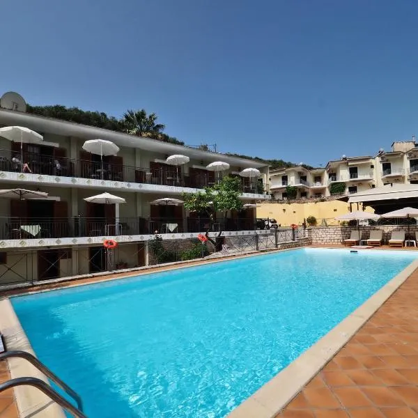 Bella Vista Hotel Studios & Apartments, Hotel in Parga
