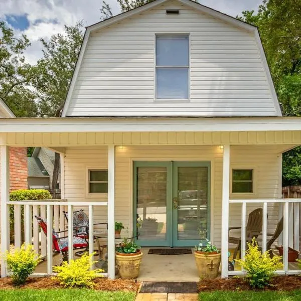 Beach Barn - 5min to Pcola Beach, hotel en Gulf Breeze