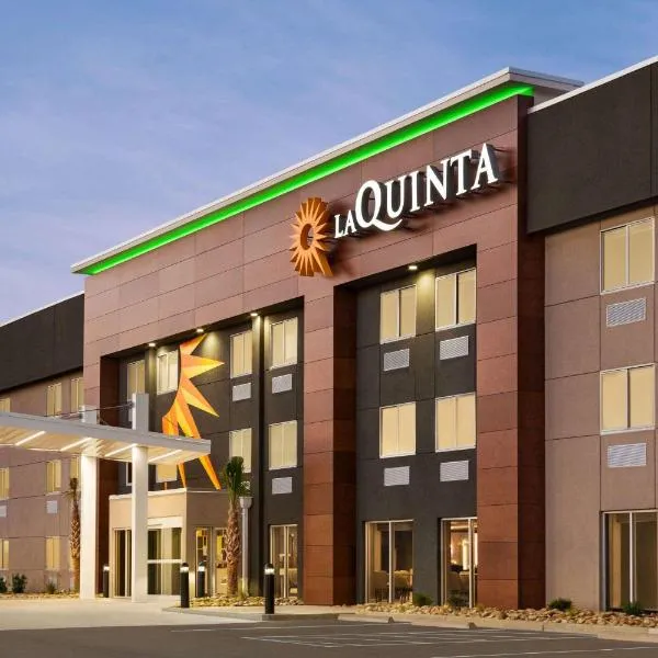 La Quinta Inn by Wyndham Columbia NE Fort Jackson – hotel w mieście Royal Pines Estates