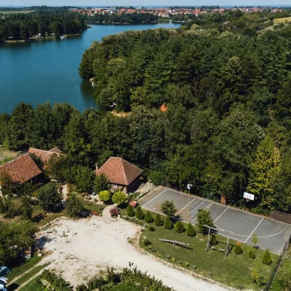 Magaze de Luxe, hotel en Skugrić Gornji