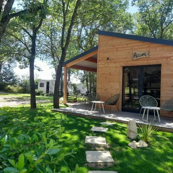 Camping La Capelle, hotel v destinaci Saint-Martin-Lalande