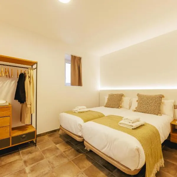 Bravissimo Mercadal 3, one-bedroom plus sofa bed, hotel in Girona