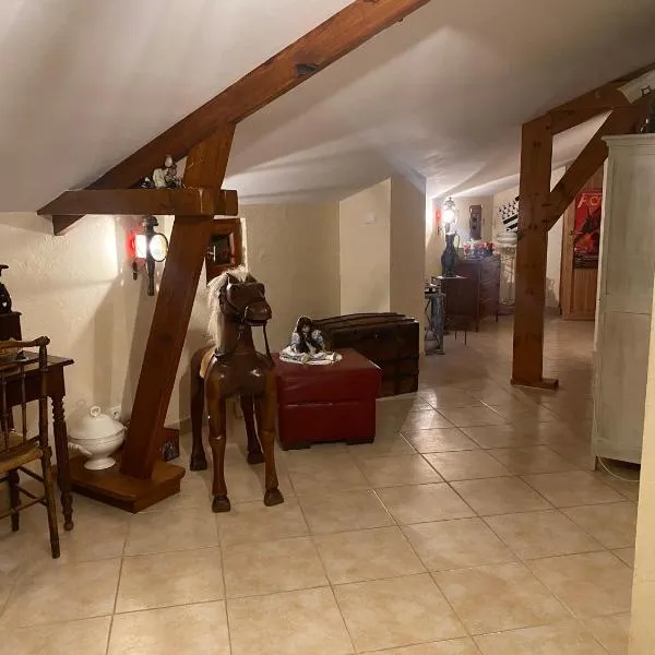 Chez Eric et Sophie, ξενοδοχείο σε Tigné