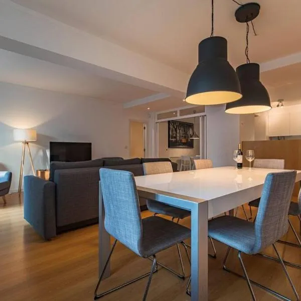 Downtown 2-Bedroom apartment w/terrace