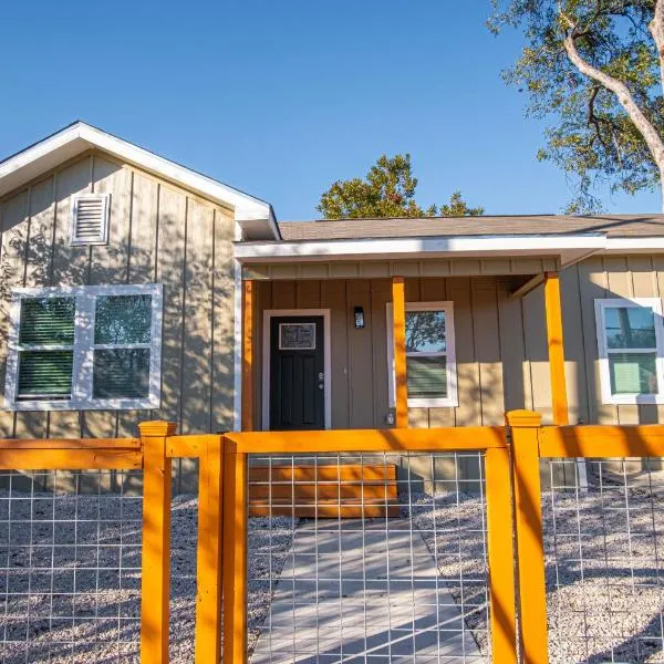 Escape to 4BR3BA Downtown Home Brand New, hotel din San Antonio