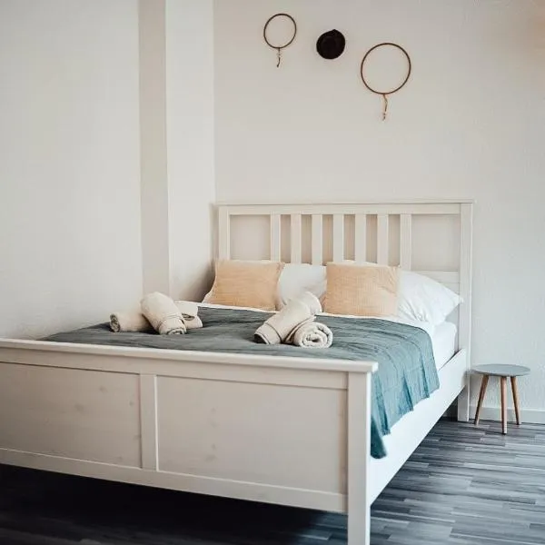 Fewostaeps- Moderne Unterkunft, zentrumsnah, hotel v destinaci Plauen
