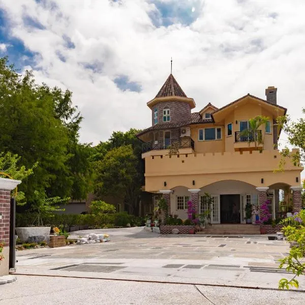 Magi Castle Family B&B, hotel v destinaci Dayin