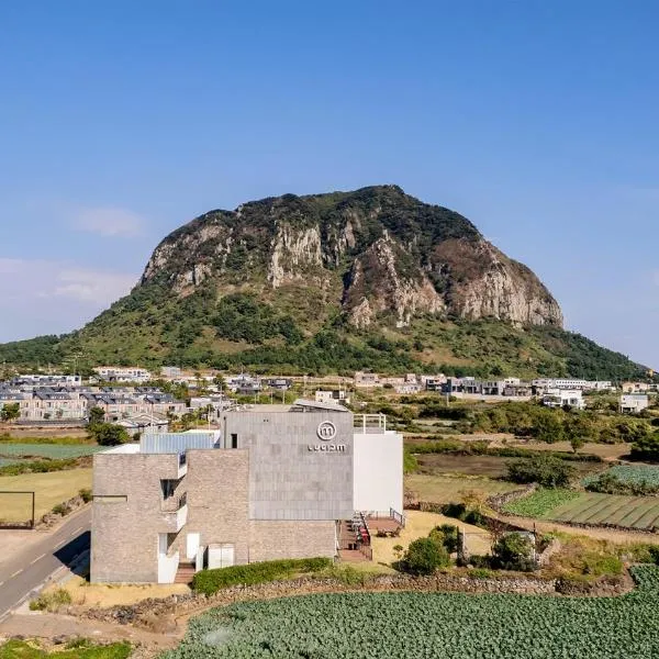 Lucid M, hotel di Seogwipo
