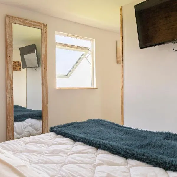 Mobil Home à la Ferme, hotel v destinaci Fiennes