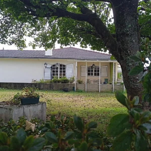 La maison d'Abelleira, hotel in Leirado