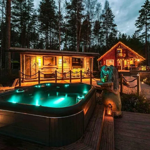 Minivilla Peikonpesä ulkoporeallas & pihasauna, hotel v destinaci Loppi