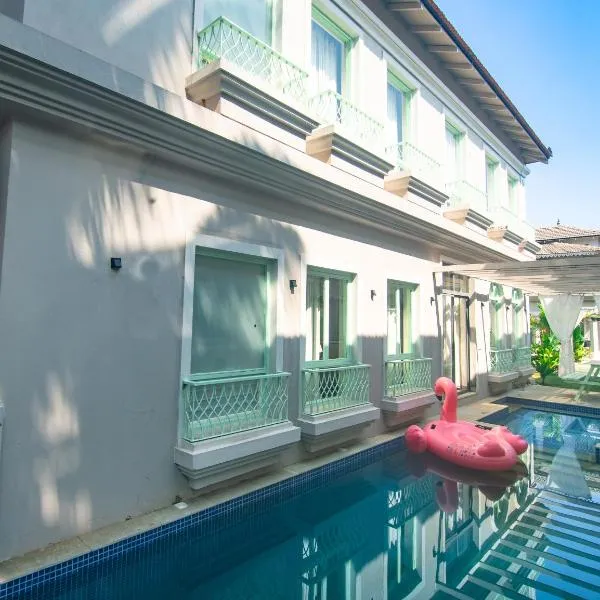 Barcelona Villas at Love Story Siolim- 3BHK Private Pool Villas, hotel di Siolim