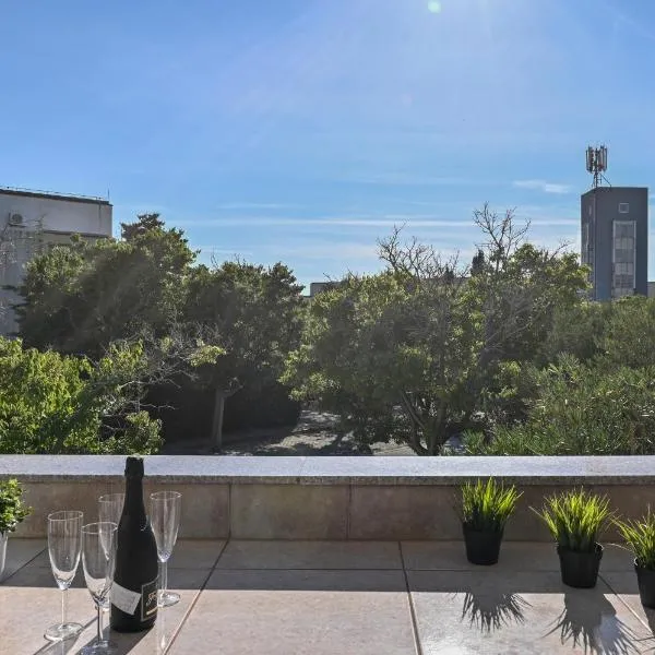 Apartment Adela II, ξενοδοχείο σε Novalja
