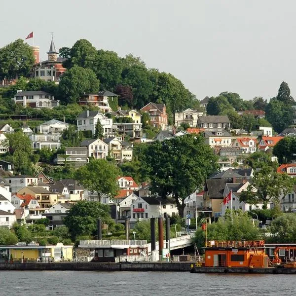 Peaceful Apartment-3 Zi, Loggia & Garden in Blankenese, hotel di Hamburg