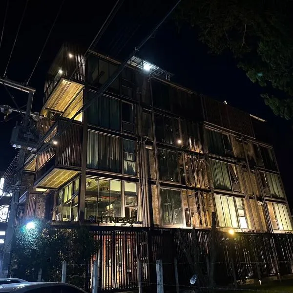 The Loft Bar365, hotel a Buriram