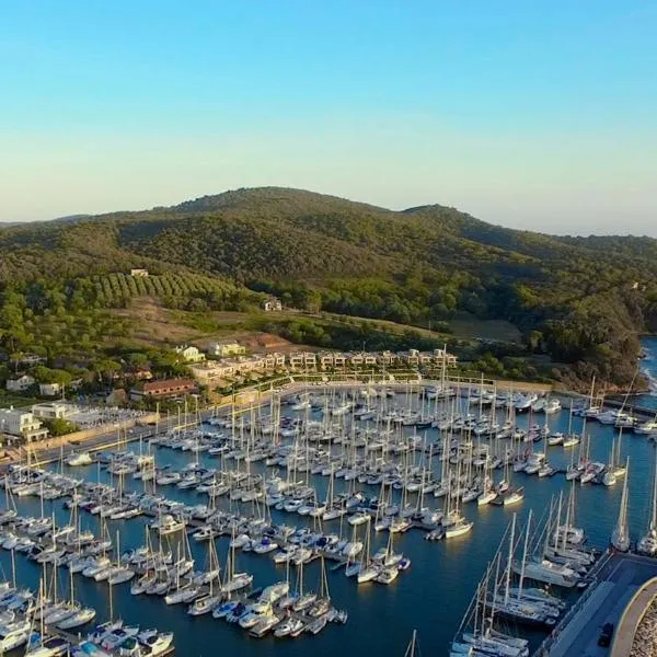 Marina di Scarlino Resort, hotel v destinácii Puntone di Scarlino