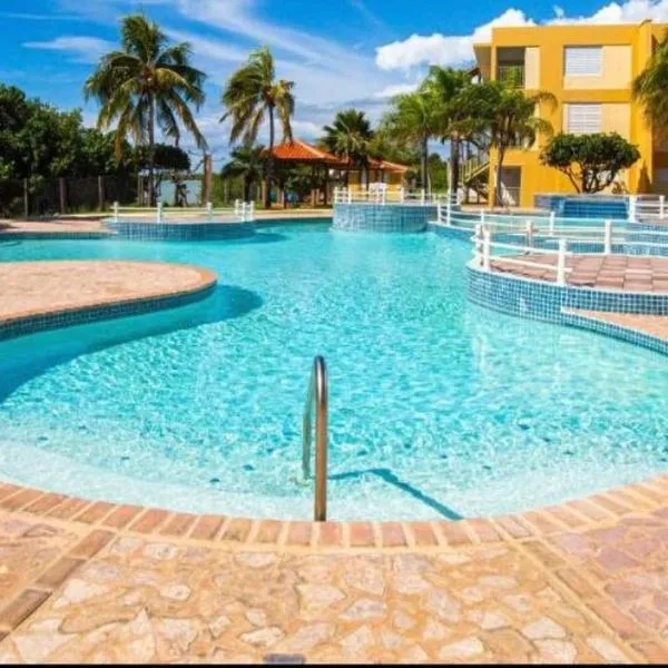 Relaxing 1BR condo apartment, hotel en Corozo