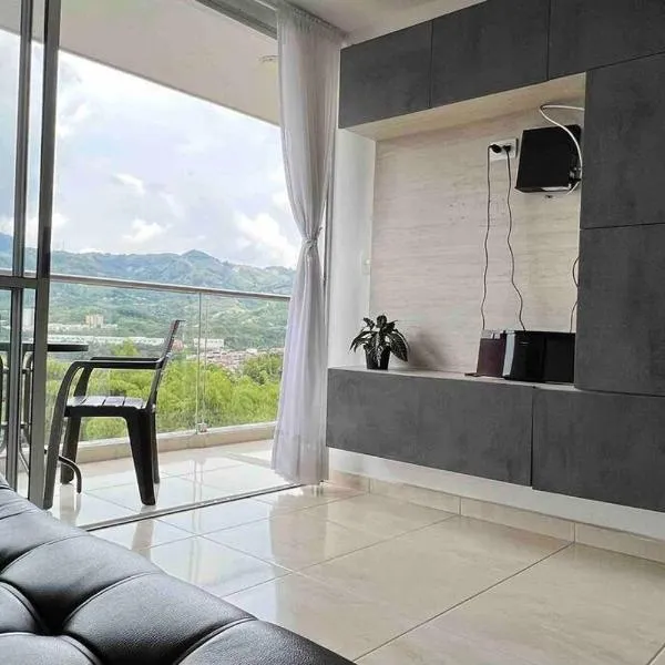Apartamento nuevo, central, hermosa vista., hotel v destinaci Dosquebradas